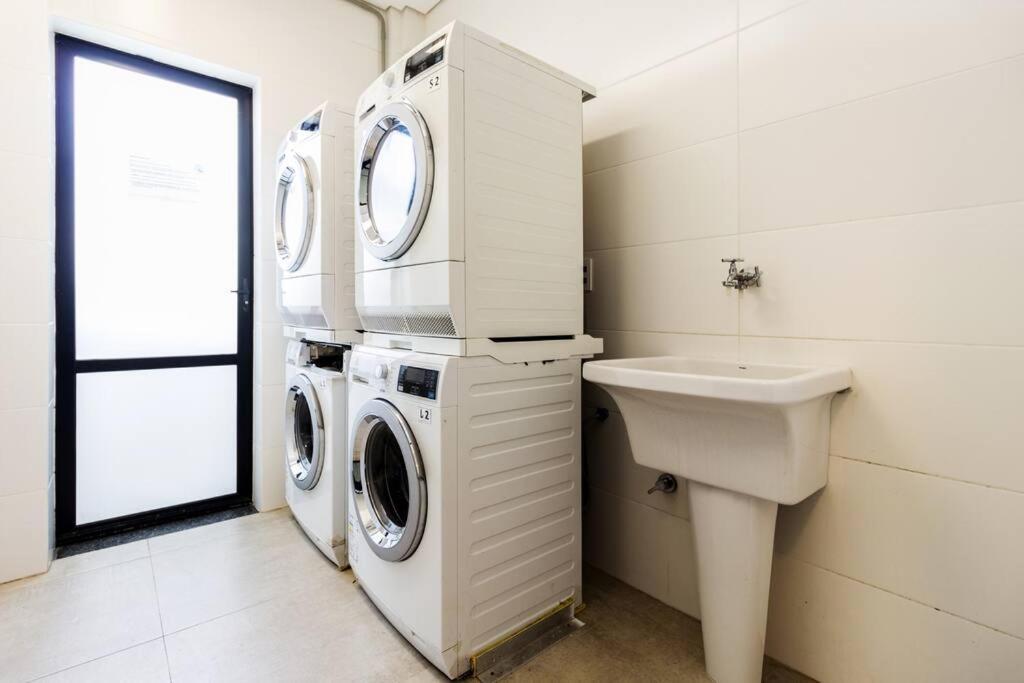 Studio Moderno Ap 32 Soho Life Curitiba Bagian luar foto